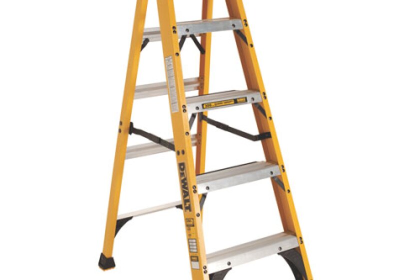 DeWalt DC822KL Fiberglass Stepladder